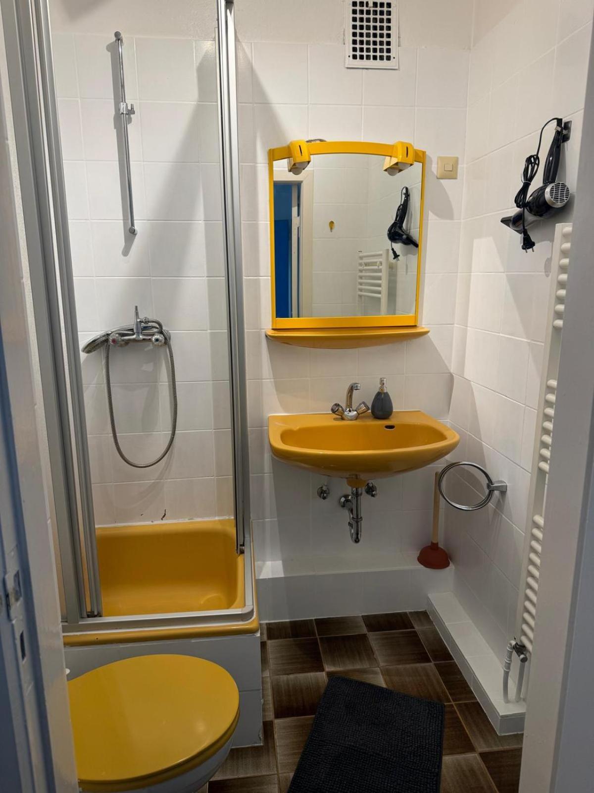 Quartier 7 - Zentral Gelegene Ferienwohnung Mit Stadtblick Bremerhaven Extérieur photo